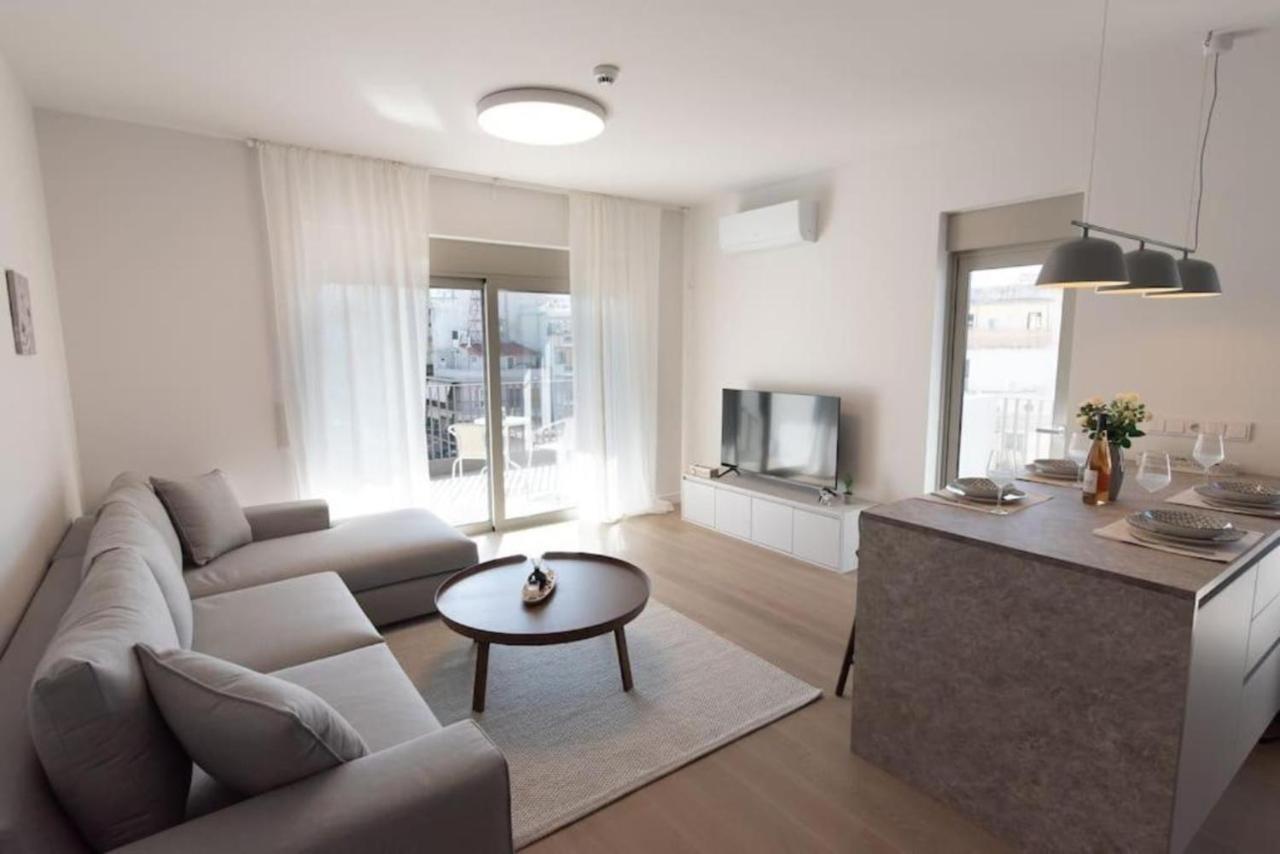 Bright Apartment In The New Building Athena Bagian luar foto