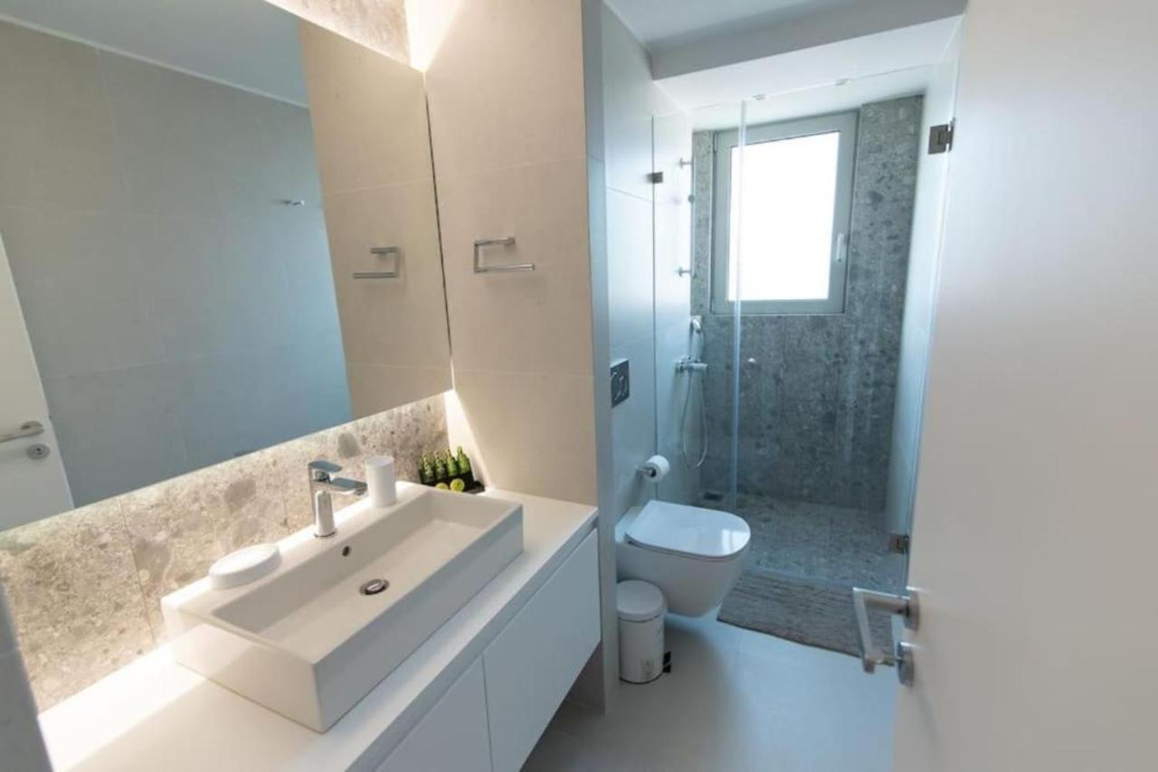 Bright Apartment In The New Building Athena Bagian luar foto