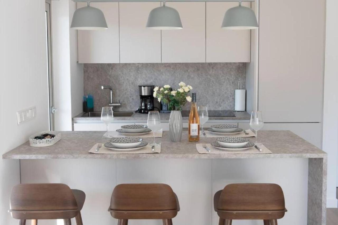 Bright Apartment In The New Building Athena Bagian luar foto